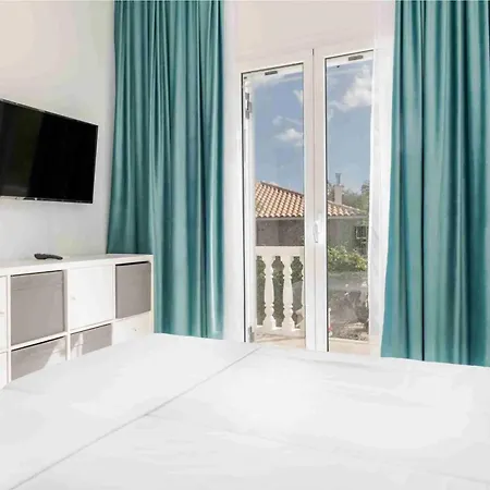 Mika Villa